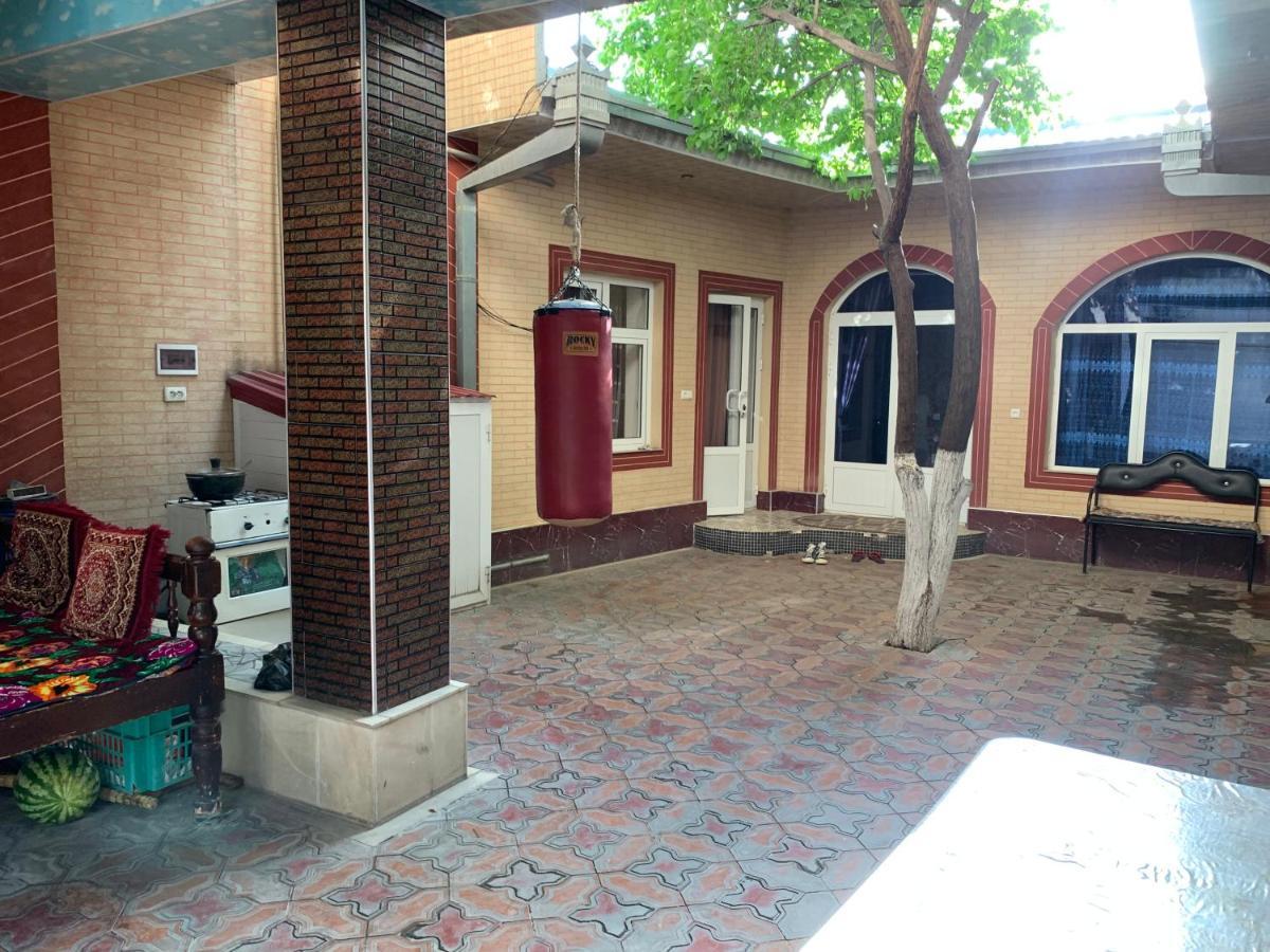 Muharram Homestay In The Neighborhood Of The Registan Square, 家族 ゲストハウス Samarcande Extérieur photo